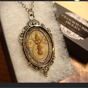 Beautiful Vintage Clockwork Clock Gear Steampunk Retro Necklace Brown Green Gold